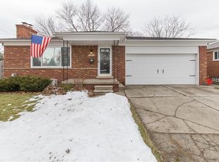 25005 Loretta Ave, Warren, MI 48091