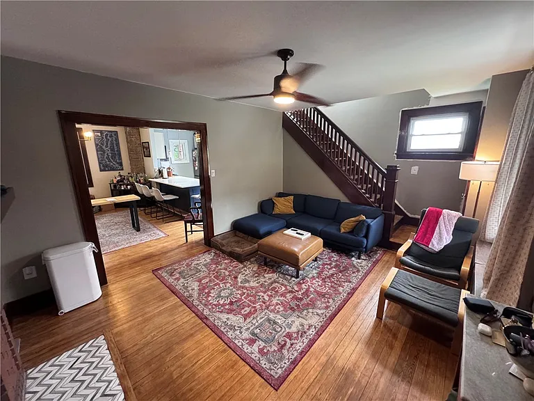 1524 Warren St — Photo 6