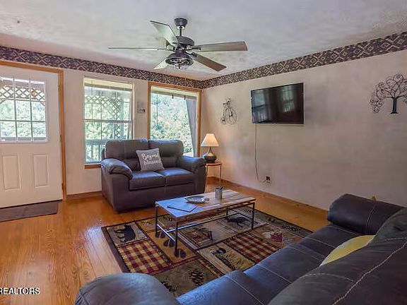 4th image of 676 Rocky Flats Rd