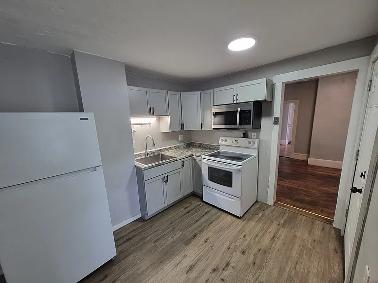 172 Union St #1 — Photo 6
