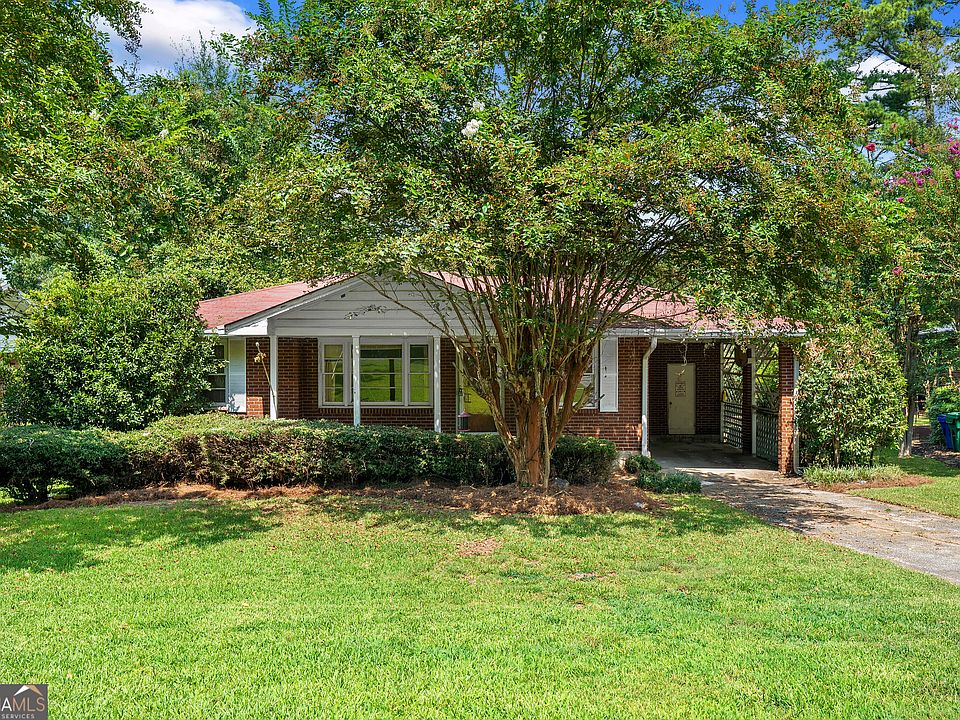 1st image of 2592 Woodridge Dr