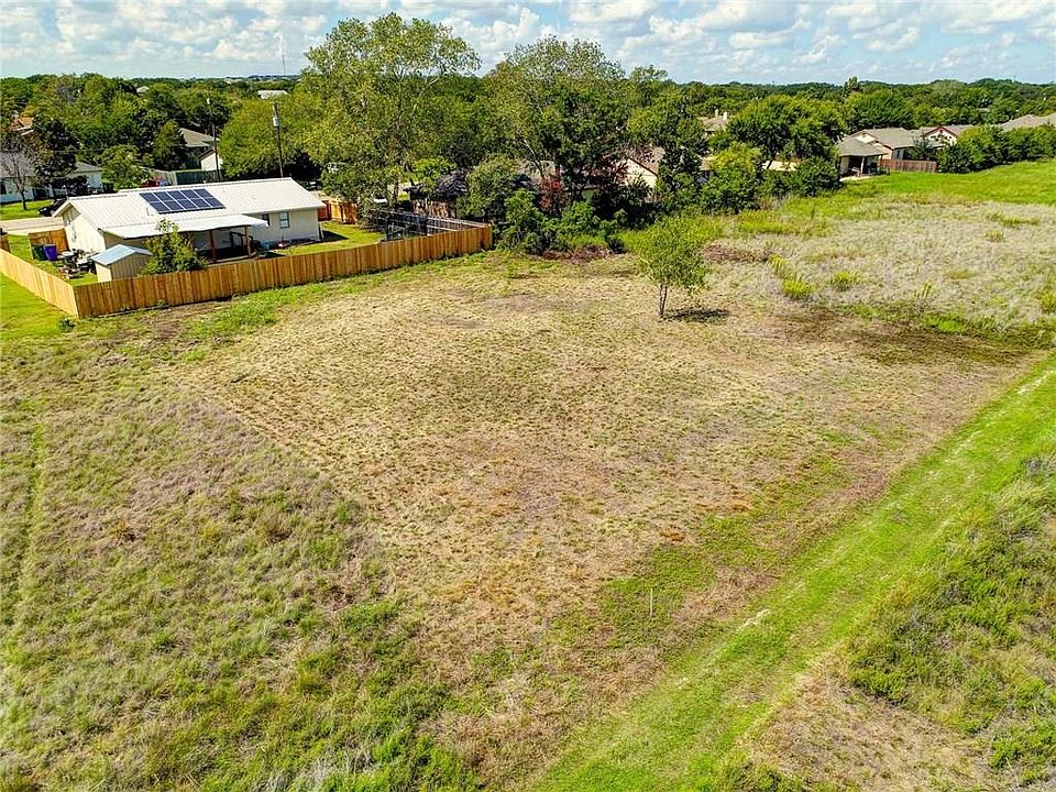 1st image of 2503 Poplar Ln