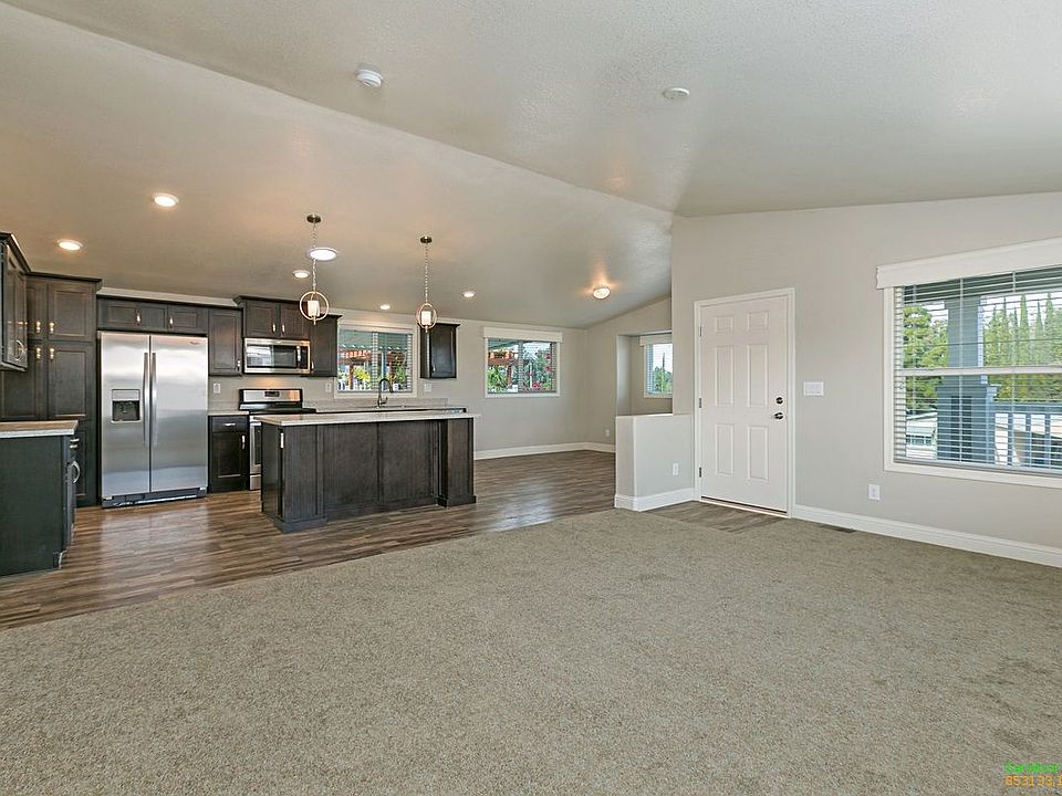 1st image of 2400 W Valley Pkwy Space 26