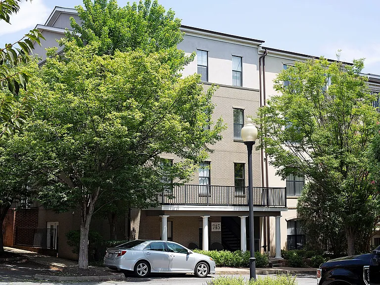 745 Walker Sq #3D — Photo 1