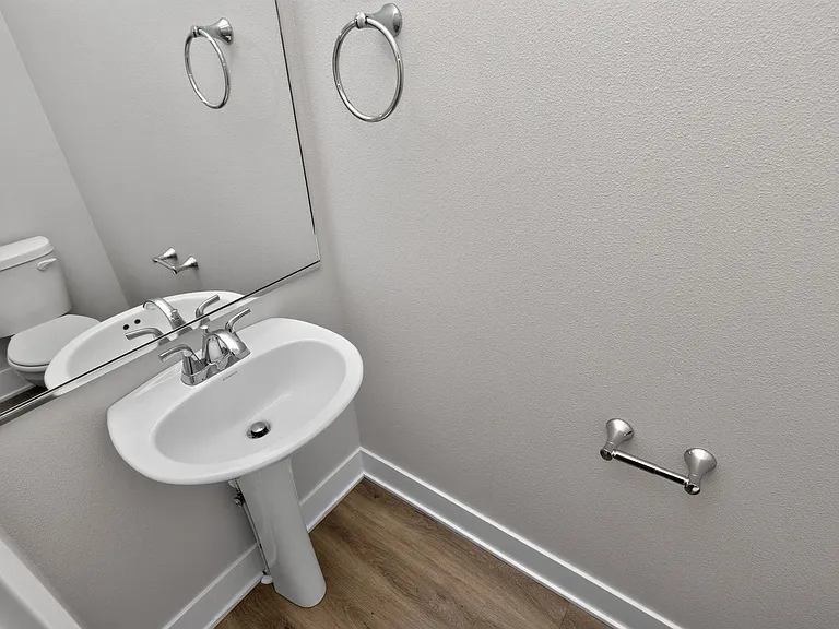 5638 Fernwood Dr — Photo 10