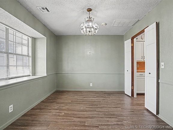 2nd image of 1405 W Indianola St