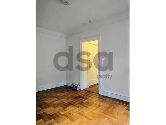 Rented by DSA Realty | media 6