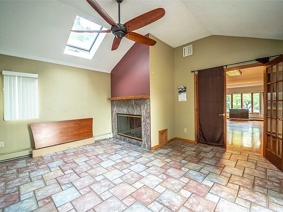 5th image of 144 Myers Ave