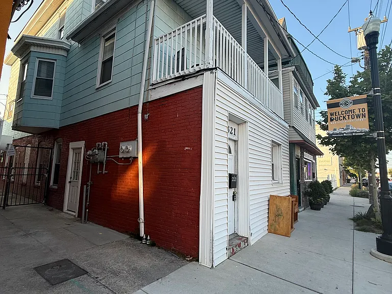2321 Arctic Ave #1 — Photo 9