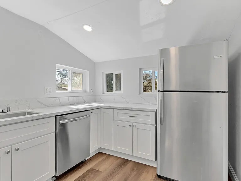 1224 Willowside Ter — Photo 12