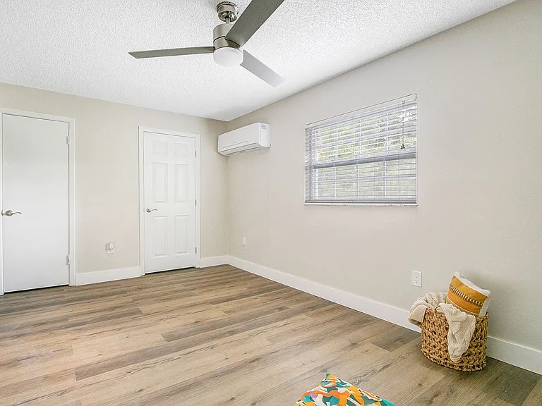 809 Weldona Ln — Photo 15