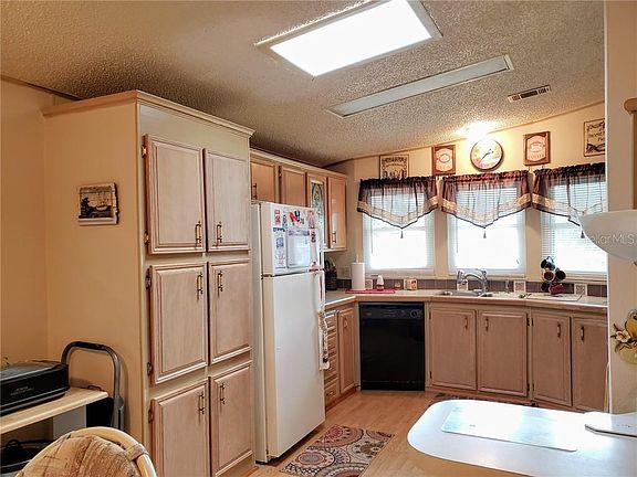 3rd image of 4023 N Citrus Cir #202