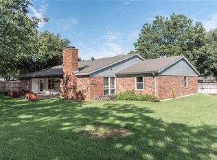 5915 Cameron Dr, Arlington, TX 76017