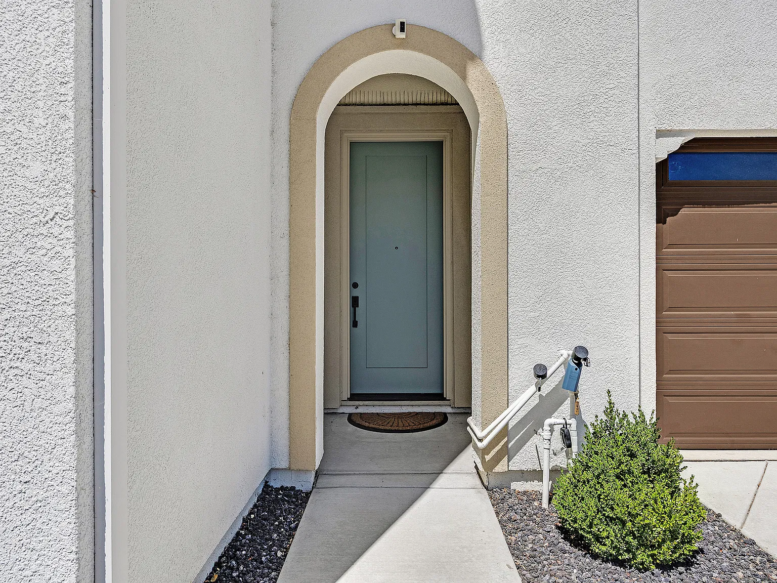 4 bed, 2206 sqft, $3,950 — Photo 4