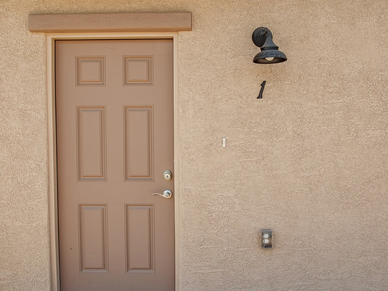 3 bed, 1179 sqft, $1,750 — Photo 1