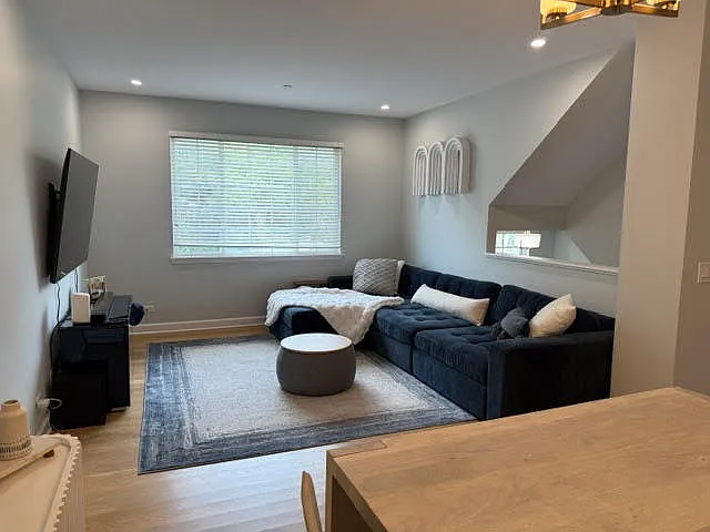 3 bed, 2.5 bath, 1700 sqft, $3,400 — Photo 4