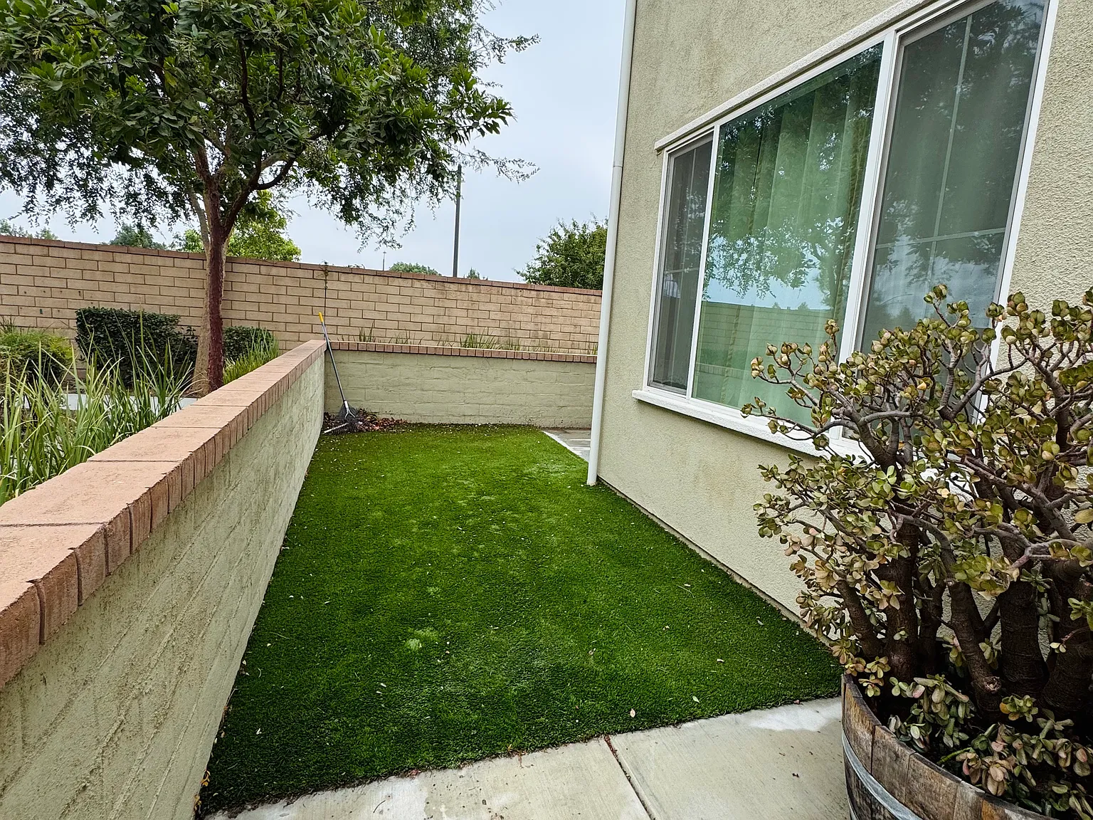 3250 E Yountville Dr — Photo 2