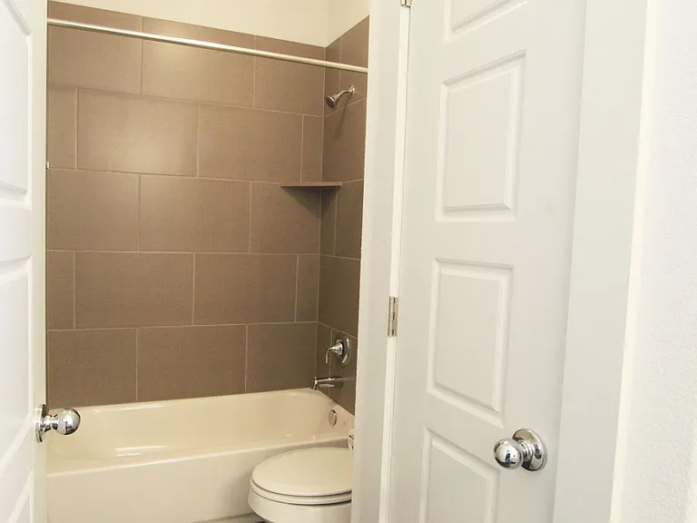 1507 Homespun Rd — Photo 9