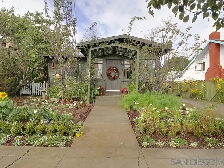 3970 Harney St — Photo 4