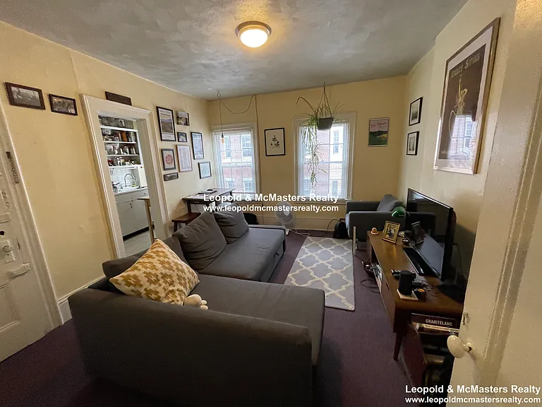 24 Mt. Vernon St apartment — Photo 32