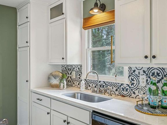 5th image of 3316 Trent Ct