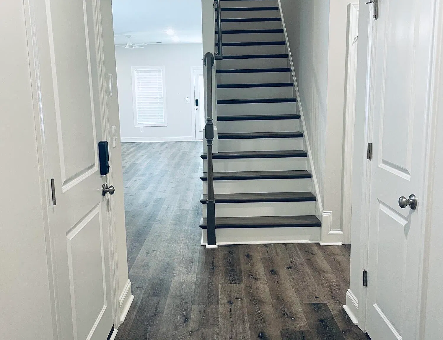 3 bed, 3.0 bath, $2,150 — Photo 4