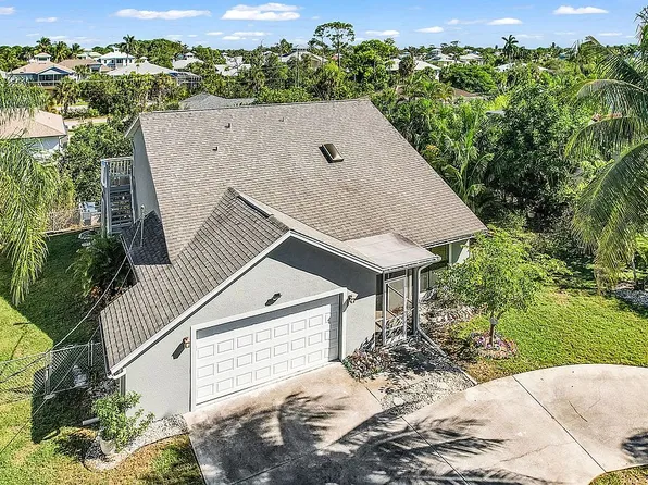 27099 Holly Ln, Bonita Springs, FL 34135