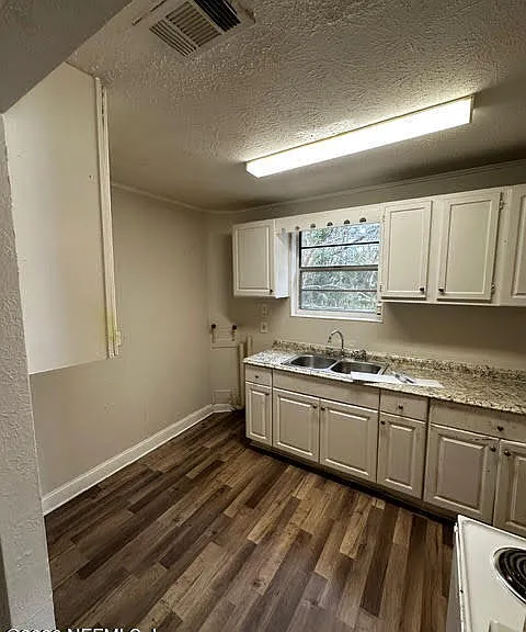 7527 Tampa Ave — Photo 15