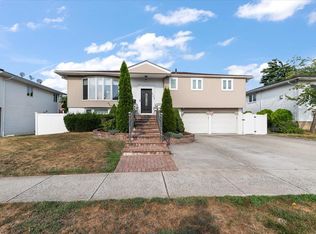 722 Eagle Drive, North Woodmere, NY 11581