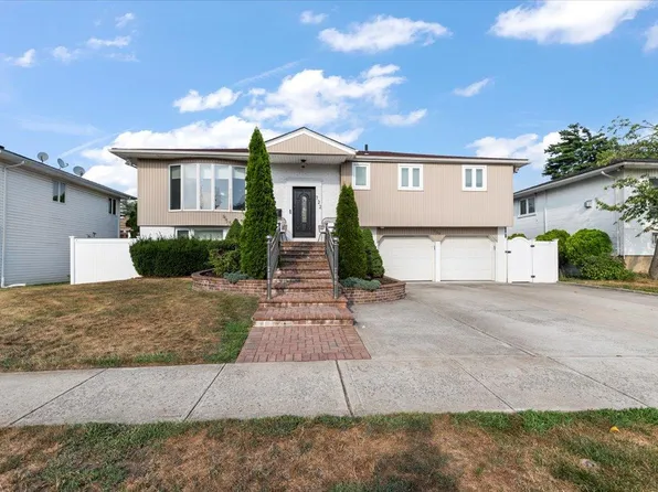 722 Eagle Drive, North Woodmere, NY 11581
