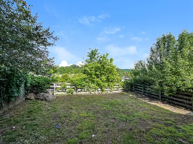 122 Village Pkwy — Photo 17