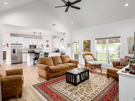 3rd image of 150 Spry Way