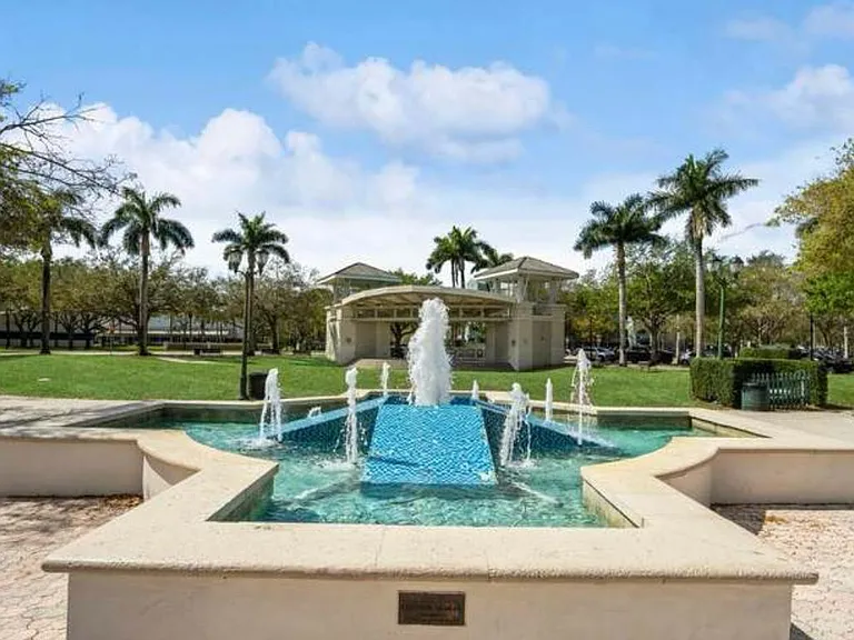 1200 Town Center Dr #305 — Photo 5