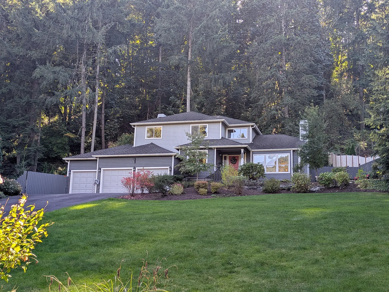 3 bed, 2.5 bath, 2344 sqft, $4,600 — Photo 1