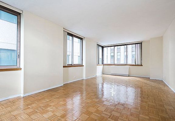 3rd image of 235 E 40th St APT 5D