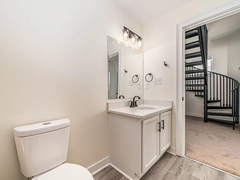 2221 Pretty Lake Ave — Photo 48