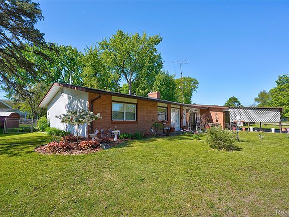 3rd image of 4202 Greenbrook Ln