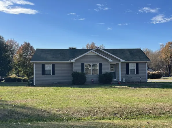 135 Leigh Anna Cir, Lafayette, TN 37083