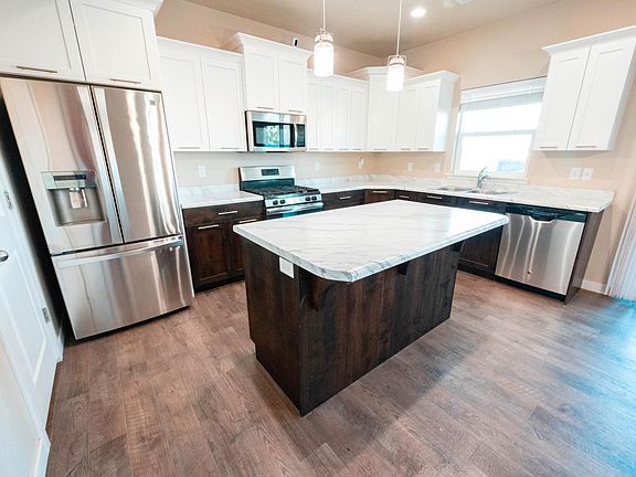 3rd image of 11871 S Rushmore Park Ln