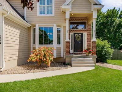 907 N 2nd St E, Louisburg, KS, 66053