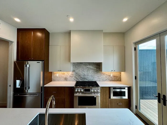 230 Washington St NE — Photo 16