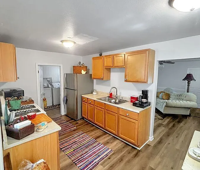 912 Oakwood Dr — Photo 10