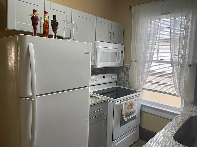 126 S Oleander Ave #1 — Photo 5