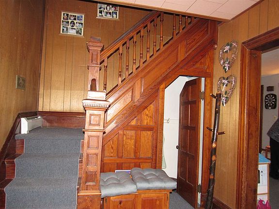 3rd image of 915 Knox St