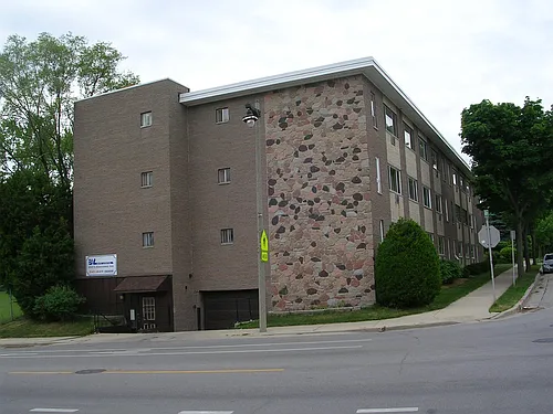 2549 S Kinnickinnic Ave #105 Photo 1