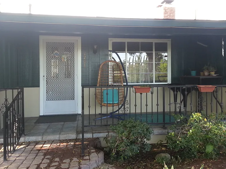 2201 Oakhaven Dr — Photo 1