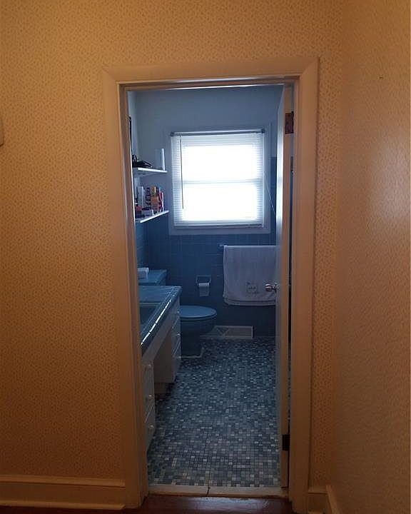2nd image of 512 Sherbrook Dr