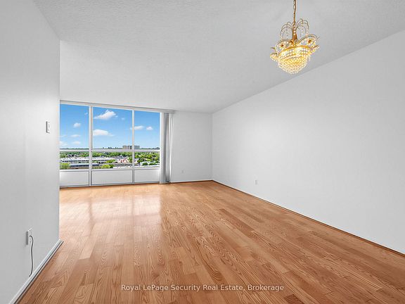 5th image of 10 Martha Eaton Way #1702