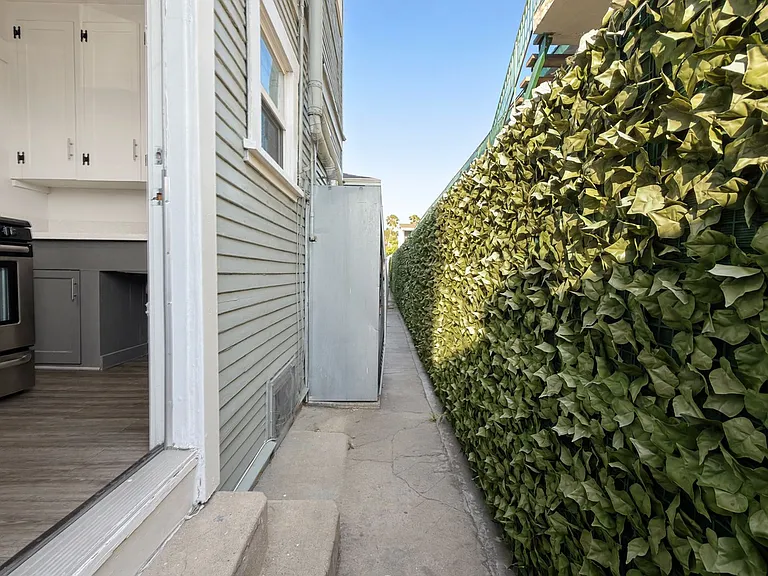 1706 Sherman Pl — Photo 12