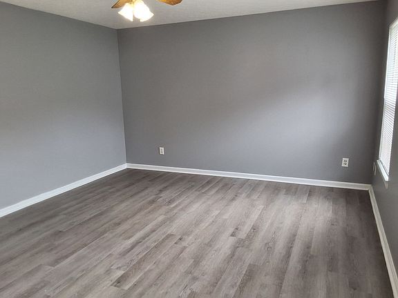 2nd image of 1115 Crown Pointe Dr APT J